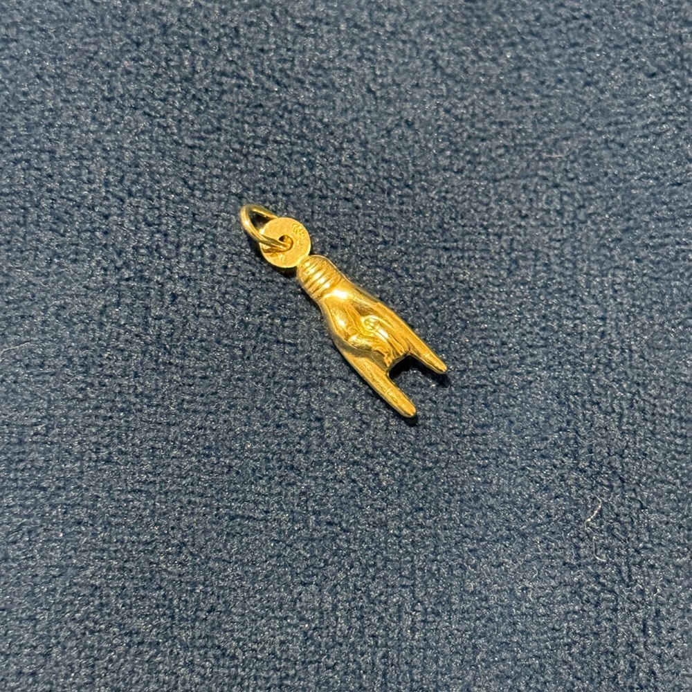 ITALIAN HAND CHARM!!